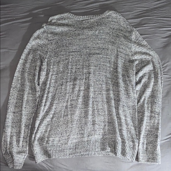 A long sleeve sweater - Picture 2 of 5